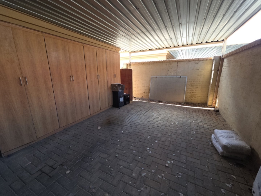 3 Bedroom Property for Sale in Langenhovenpark Free State